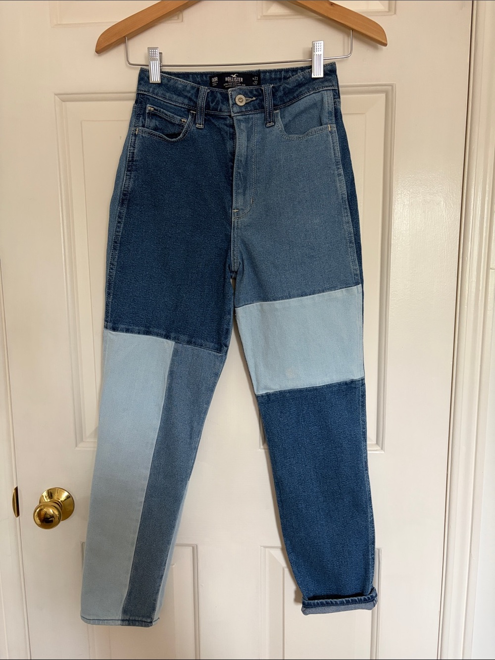 Hollister Ultra High-Rise Mom Jeans Patchwork Two Tone W23 L27 size 00